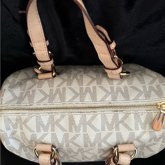 Michael Kors Large Double Handle Satchel, Monogram, Wristlet & Dust Bag Included - Picture 4 of 12